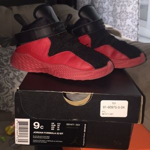 Nike toddler 9c sneakers